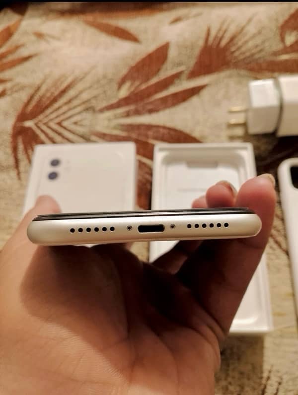 iPhone 11 Factory Unlock 128GB LLA Model With Box 5