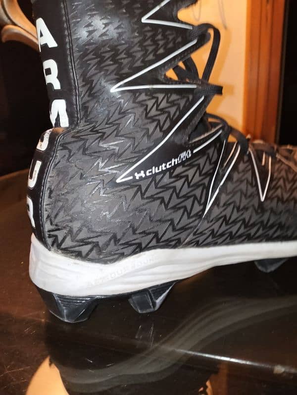 Under Armour highlights football cleat 5