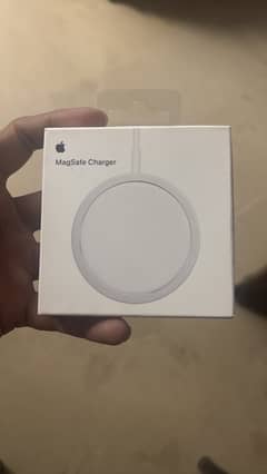 Apple mag safe wireless charger