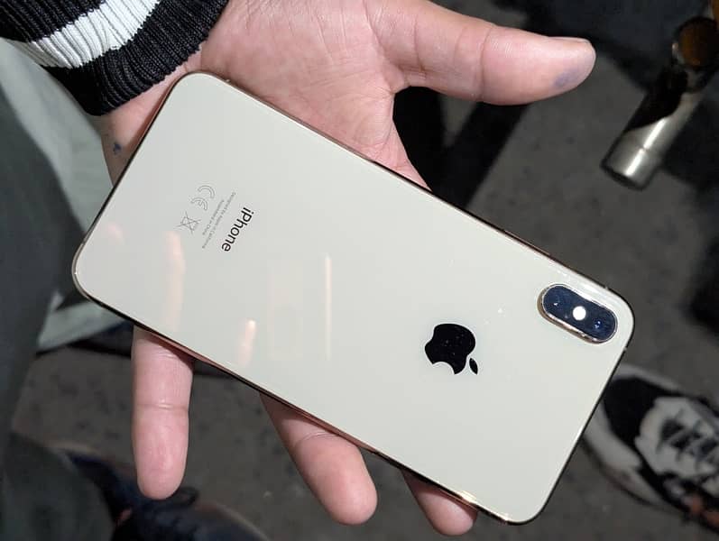 Iphone xs max Pta approved read add. . 3