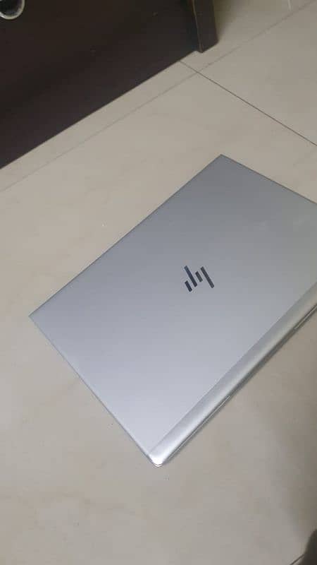 HP elitebook 840 i5 8th gen 1