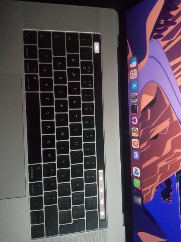 Mac book Pro i7 for urgent sale. 1