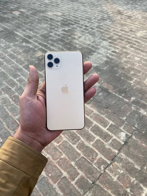 IPhone 11ProMax Good con. . sim time ava. . unlock WhatsApp(03274117805) 4