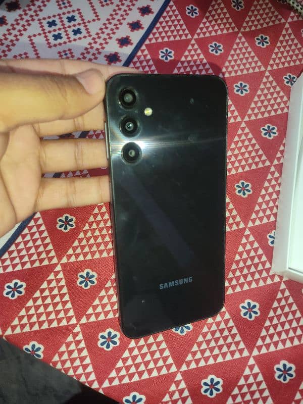 Samsung A24 in good condition 8 128 6