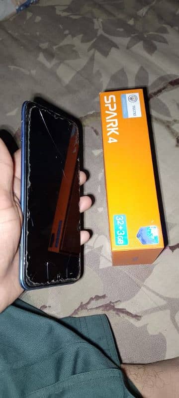 Tecno Spark 4 ha 3 , 32 ha 2