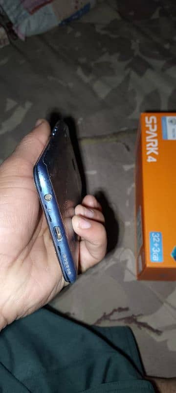 Tecno Spark 4 ha 3 , 32 ha 3