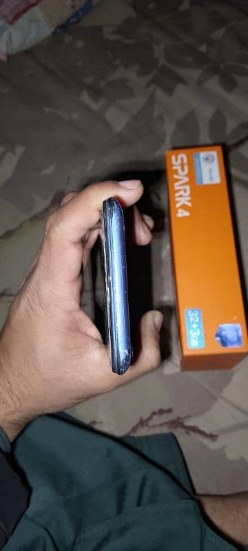 Tecno Spark 4 ha 3 , 32 ha 7