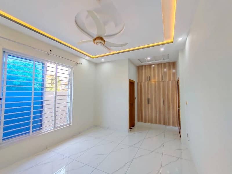 1 Kanal Brand New House For Sale 10