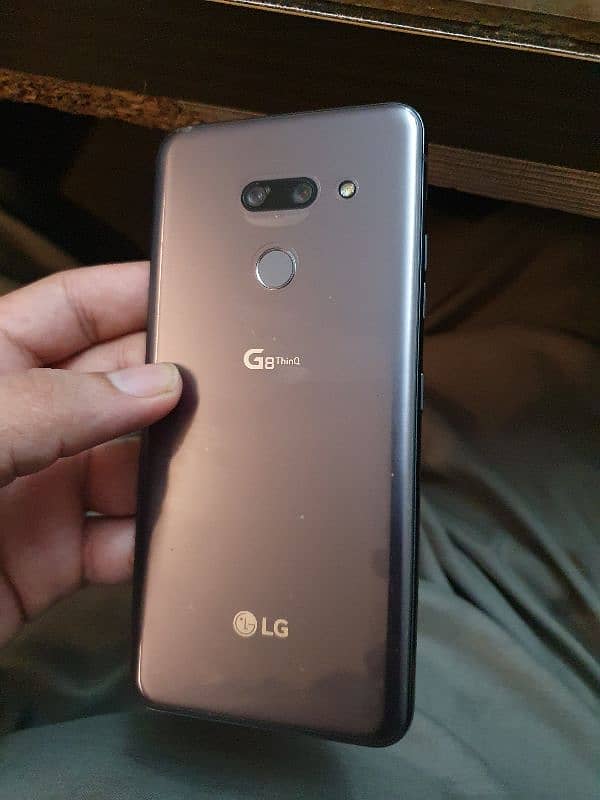 LG G8 thinq 10/10 scratchless 1