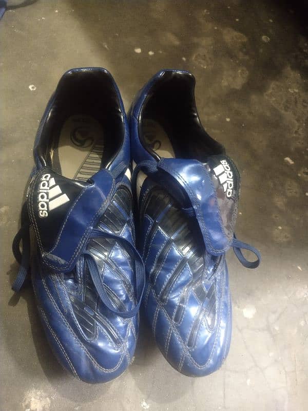 football shoes kit for sell look like a new 3