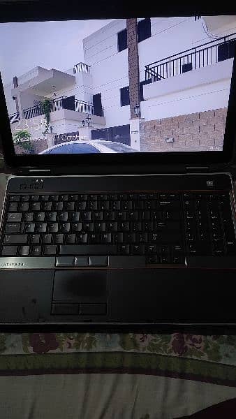 Dell latitude I-5, 2nd gen, 8 gb ram, 256gb SSD, 1