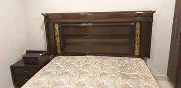 Queen size bed (in good condition) with Bedside tables