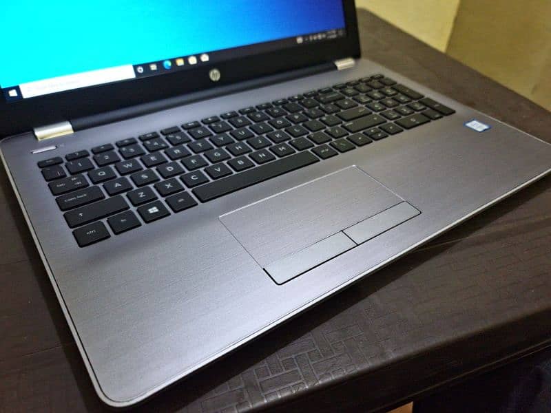 HP core i3 6th gen 0