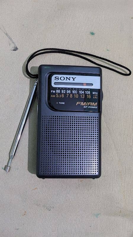 SONY  MODEL  ICF. S10MK2 VERY HIGH SENSITIVE POCKET RADIO 2