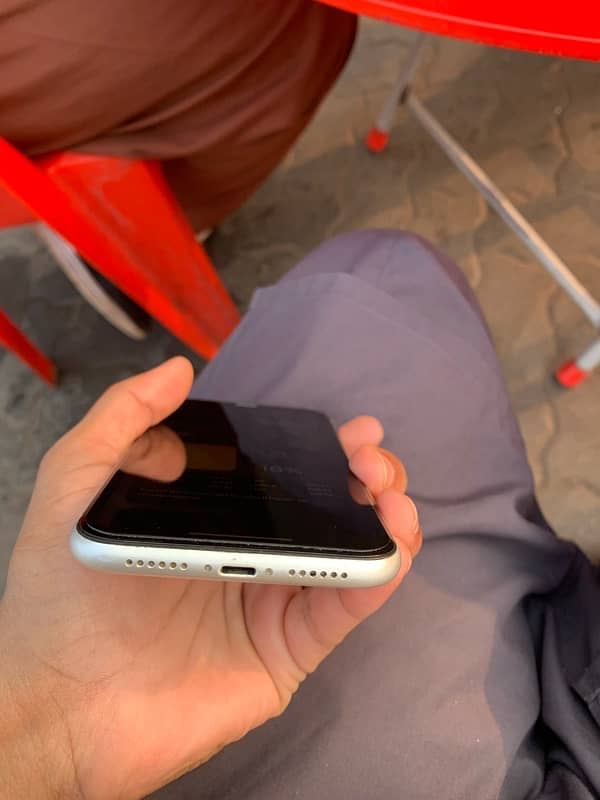 iphone xr pta approved 4