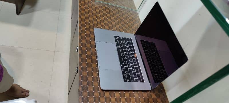 Apple MacBook pro Core i9 1