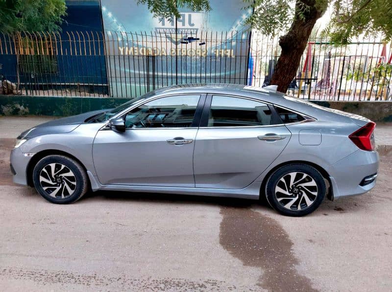 Honda Civic VTi Oriel Prosmatec 2018 UG red meter 7