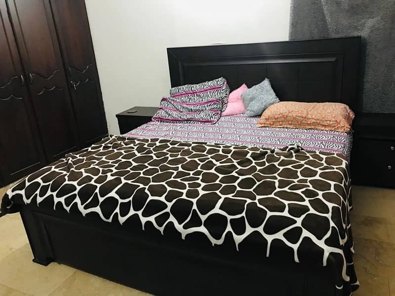 NEW BED SET / Only 1 month used 3