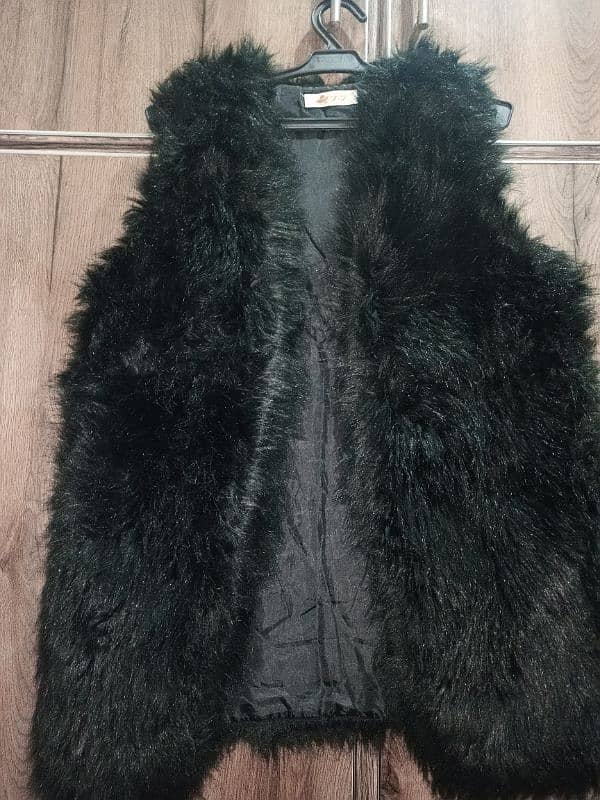 feather black coat, good excellent condition 0