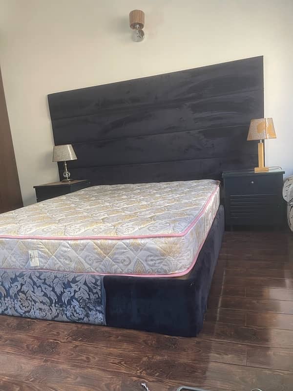 almost brand new bed for sale 3