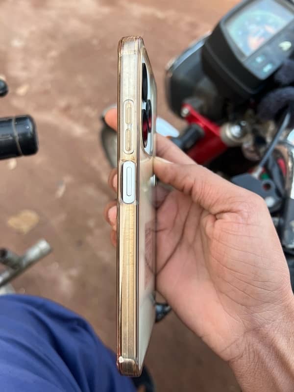 infinix smart 8 4/64gb 3