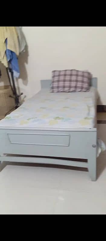 wooden single bed 0