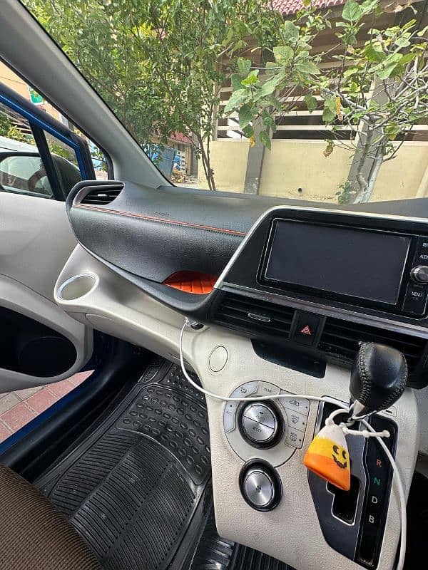 Toyota Sienta 2017 7