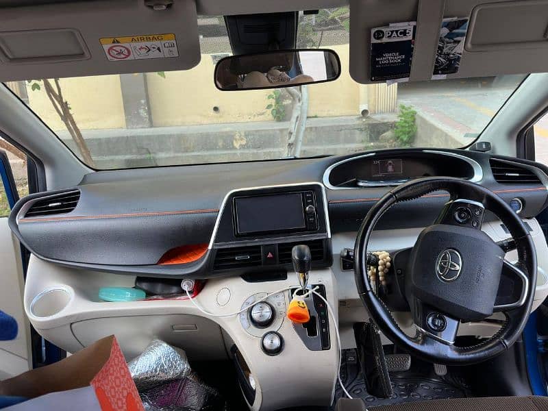 Toyota Sienta 2017 11