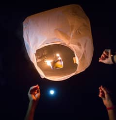 Sky lanterns are available in bulk quantity