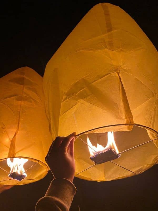 Sky lanterns are available in bulk quantity 2