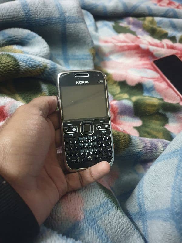 Nokia e72 1