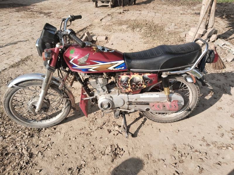 Honda CG 125 for sale in good condition 2016 model 0