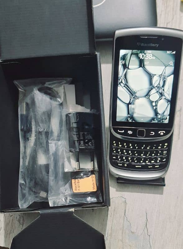 Blackberry Torch 9810 Official PTA 2