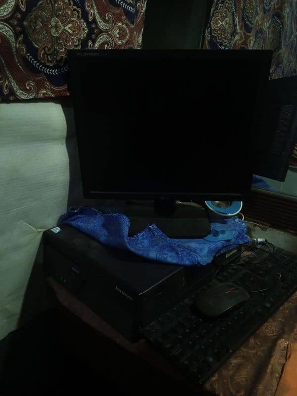 Lenovo CPU or LG LCD computer set for sell 2GB or 160 gb 3