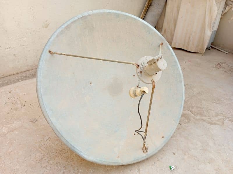 Dish antenna For Sale With LNB 1