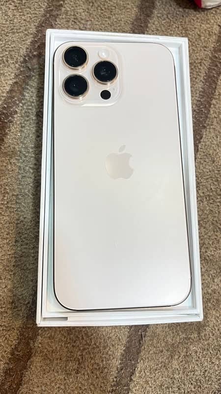 Iphone 16 pro max 256 factory unlock (NON PTA) 4