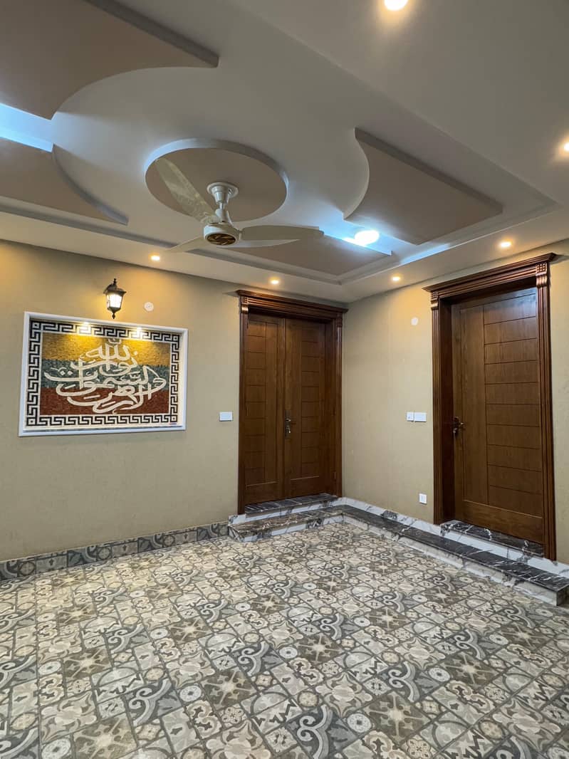 10 MARLA BRAND NEW TOP NOTCH LOCATION IS AVAILABLE FOR SALE IN NESPAK PHASE 3 HOUSING SOCIETY LAHORE 6