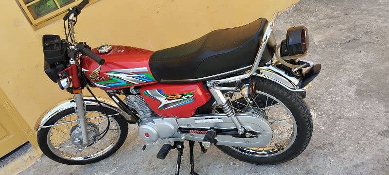 Honda CG 125 . . . . 2