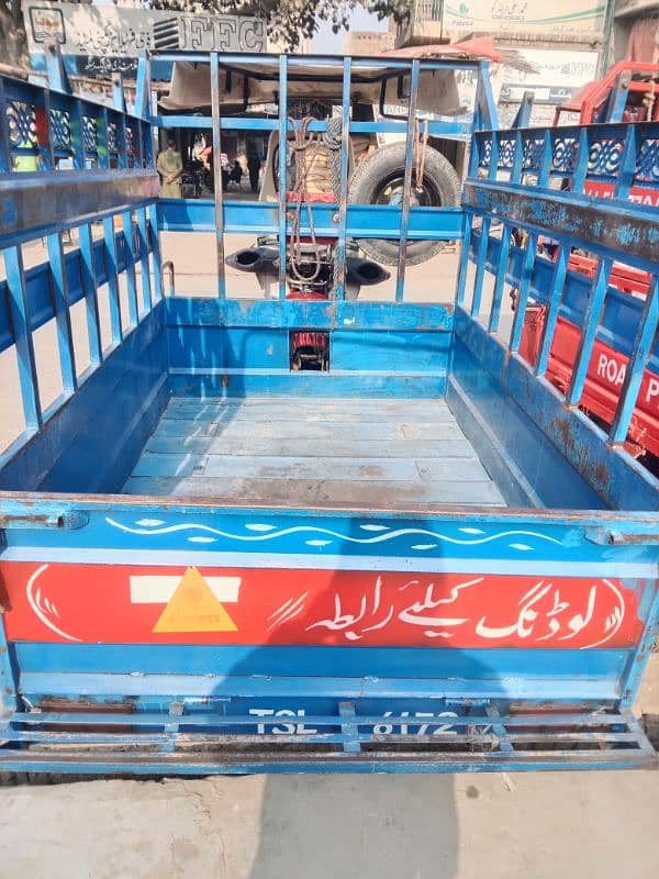 Good condition united 100 cc loader Rickshaw for sale 5