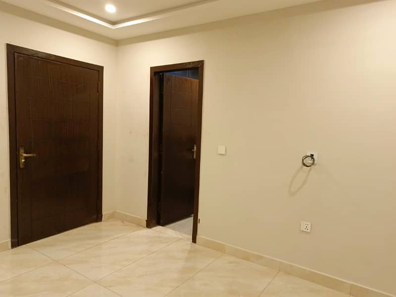 2 BED ROOM APARTMENT FOR RENT IN BAHRIA TOWN LAHORE 0