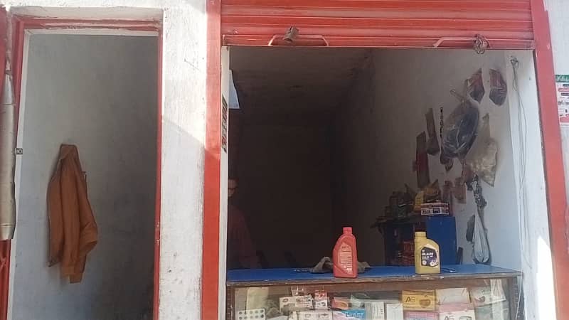 1 Marla commercial shop located on 30ft road Gajjumate near ferozpur road lahore 0