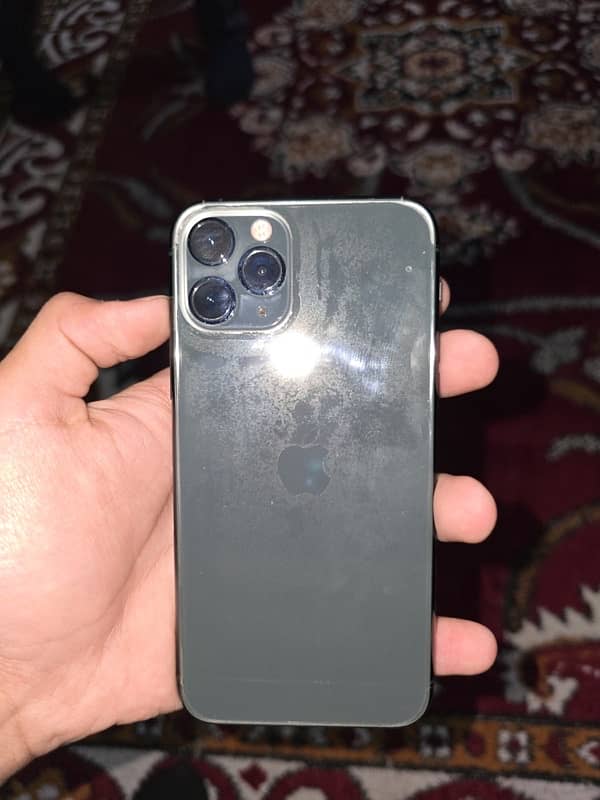 apple iphone 11  pro waterpack 3