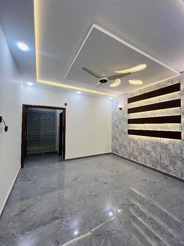 Perfect Prime Location 10 Marla House In Sufiyan Garden For sale 2