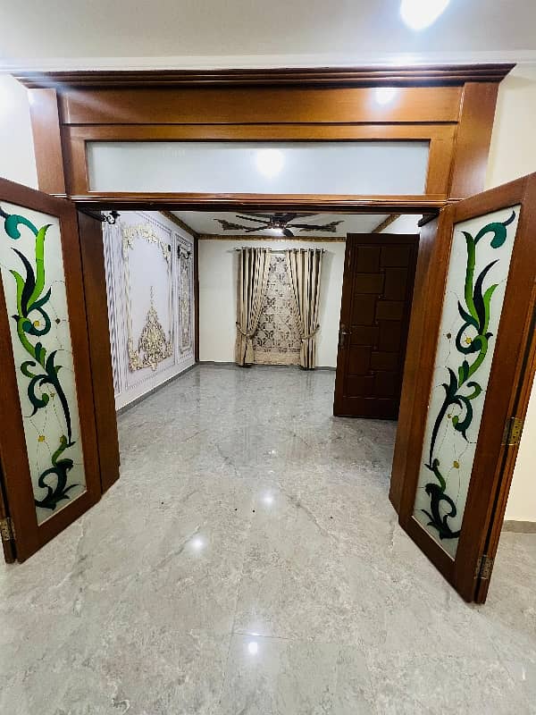 Perfect Prime Location 10 Marla House In Sufiyan Garden For sale 5