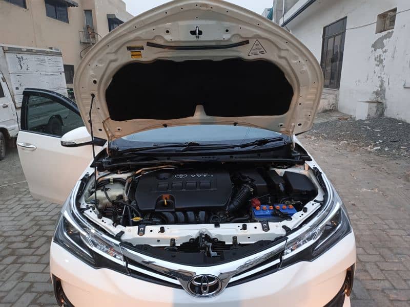 Toyota Altis Grande 2017 13