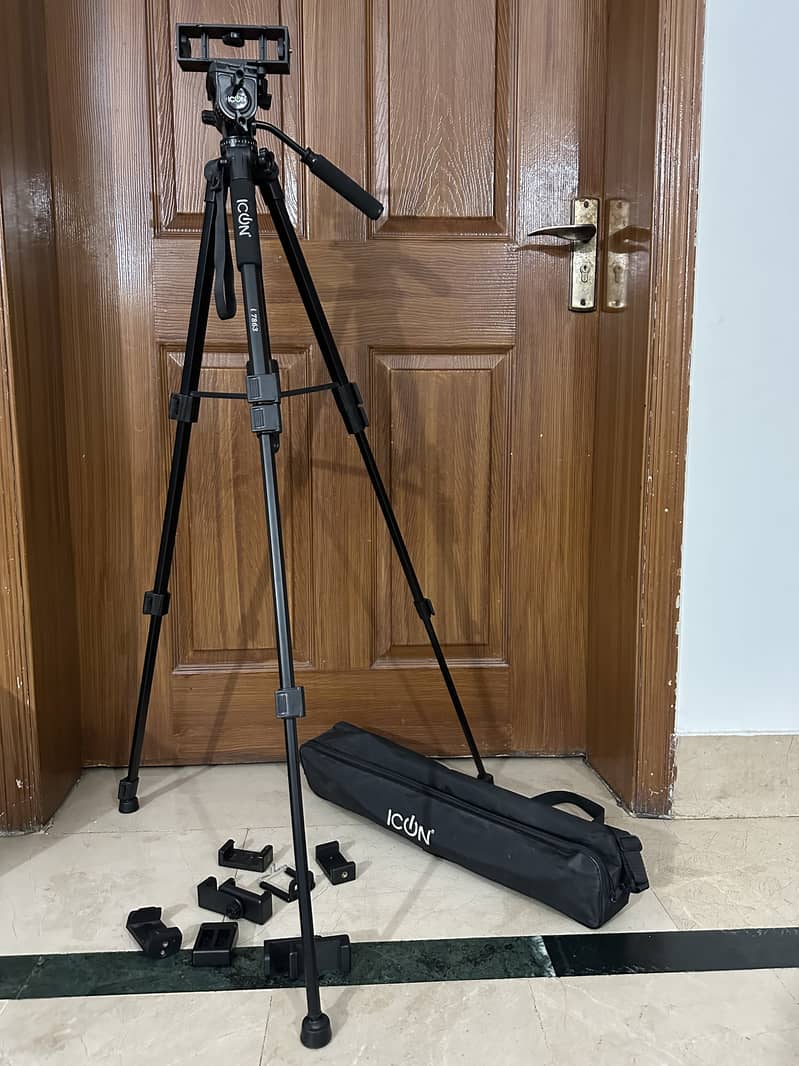 ICON i7863 Professional Tripod 3