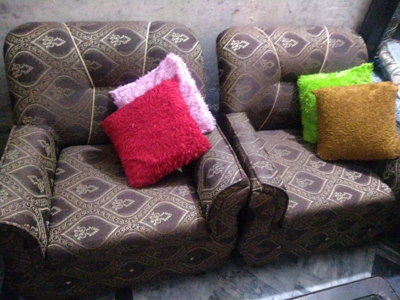 5 sitter sofa Salle 2