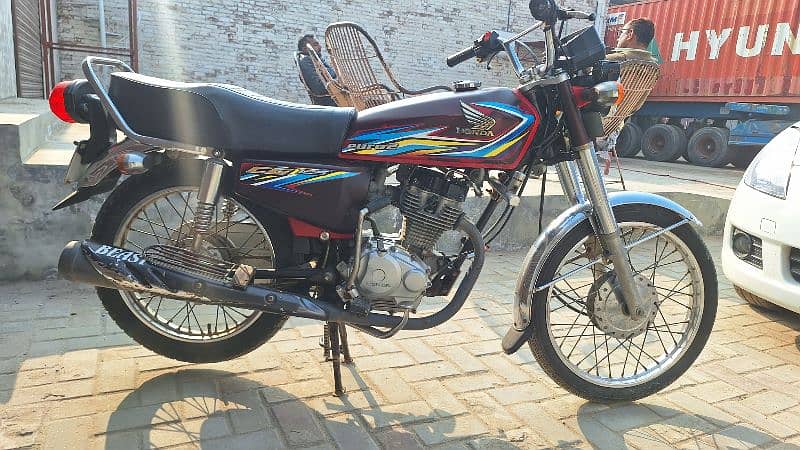 honda 125  good condition  18 model  urgent  sale 2