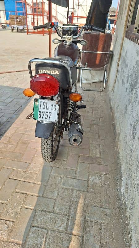 honda 125  good condition  18 model  urgent  sale 4