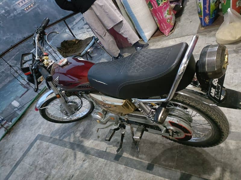 Honda 125 self start for sale in good condition 3